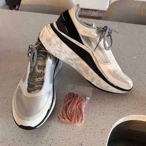 adidas by Stella McCartney Earthlight Mesh Women’s Size 8.5